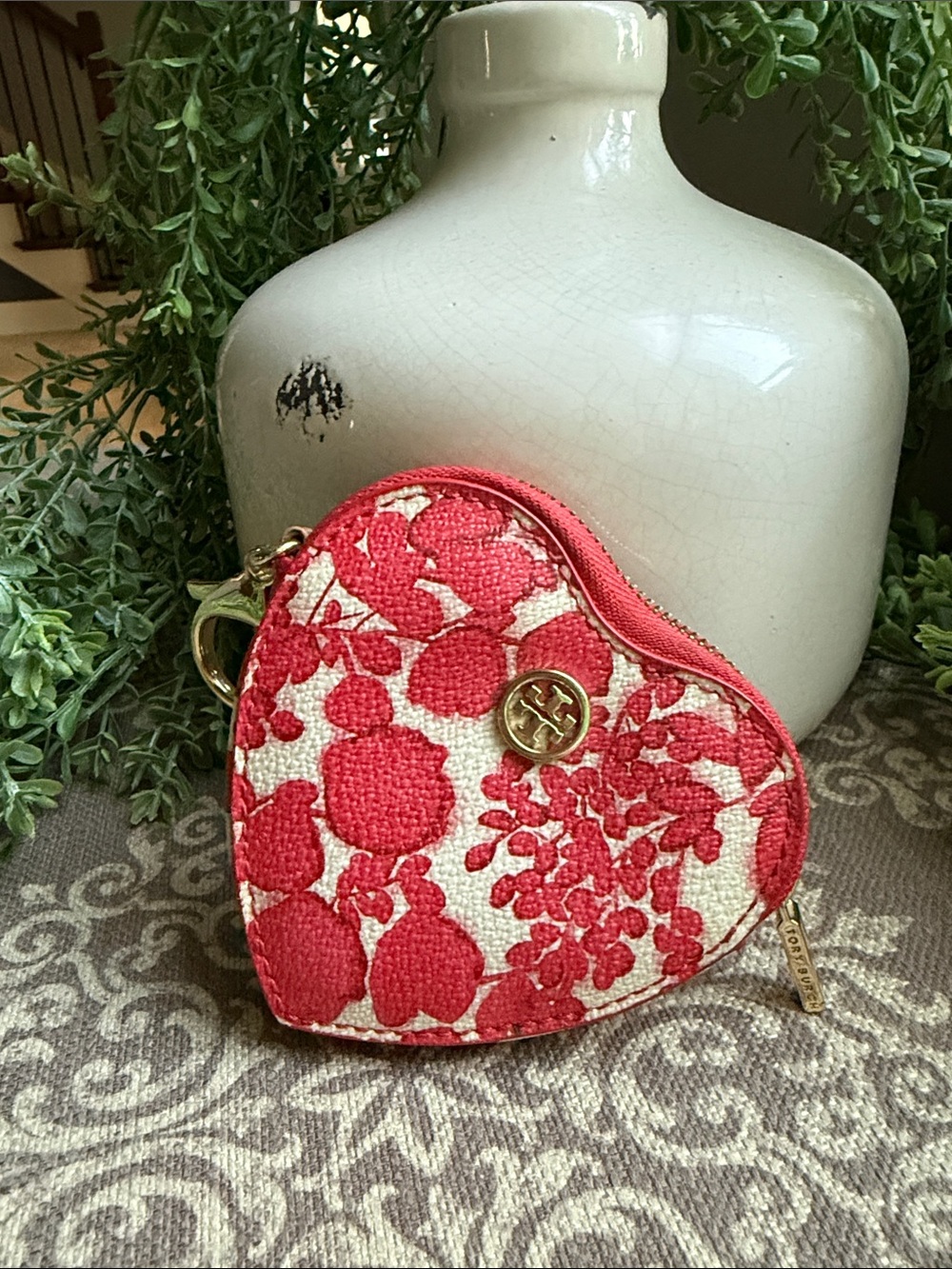 Tory Burch Kerrington Saffiano Leather Heart Coin Purse Wallet With Clasp